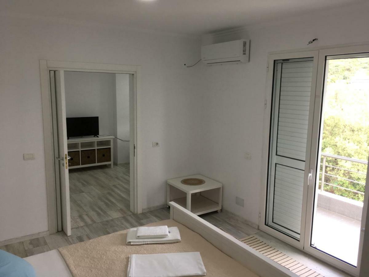 Hotel Stolis Himare Exteriör bild